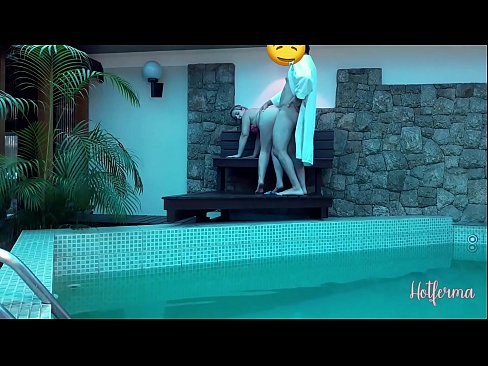 ❤️ Oga pe iranṣẹbinrin si awọn pool, sugbon ko le koju kan gbona ❤❌ Ohun onihoho ti ile ️❤